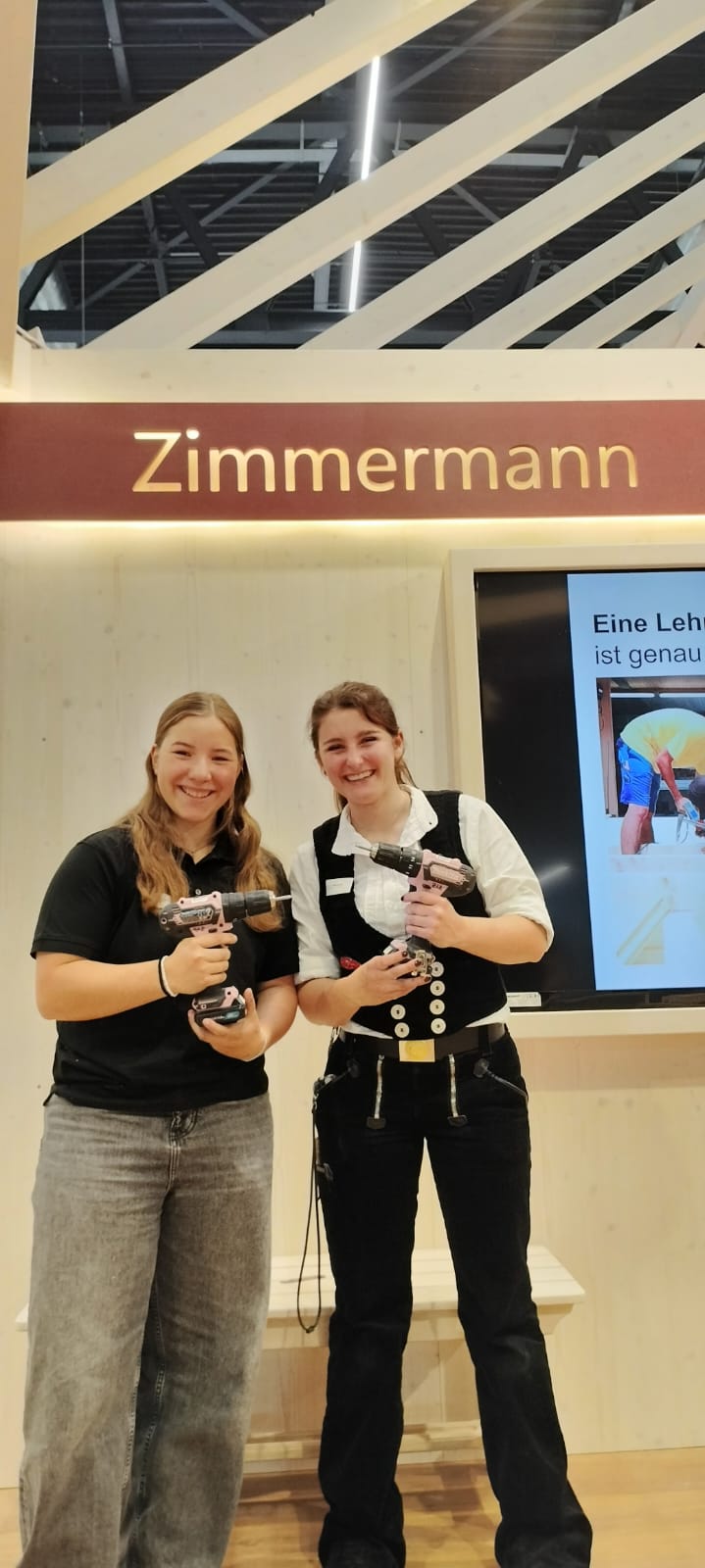 813c13c7-ac7b-41f1-b287-f50efe3f5a28